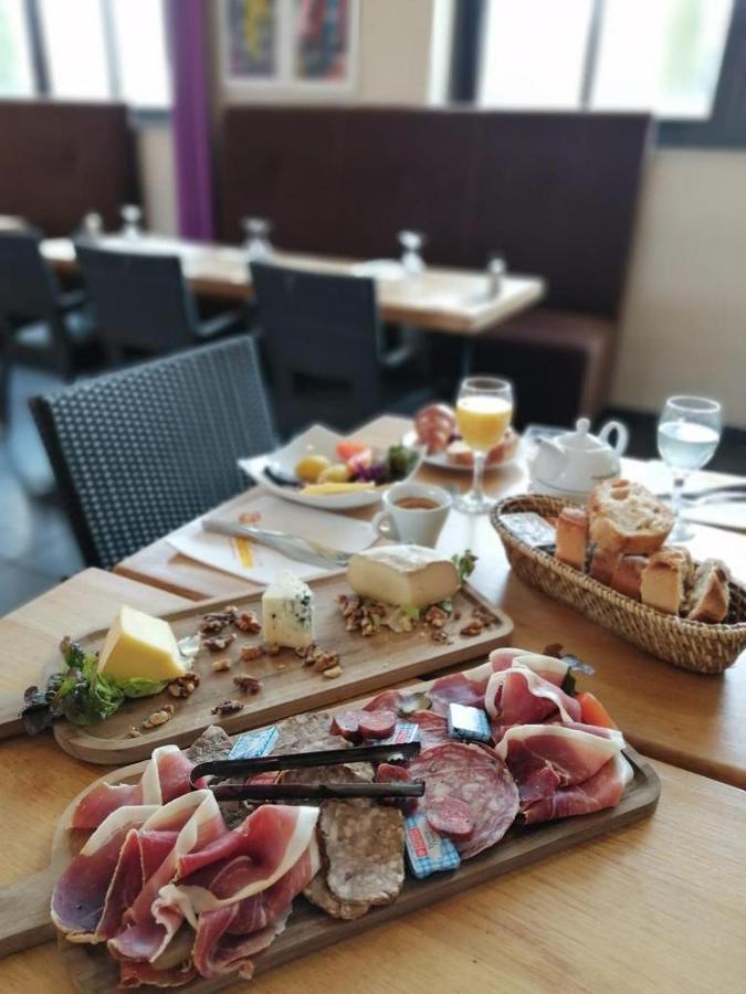 Appart Hotel Du Pays De Roquefort Saint-Affrique Ngoại thất bức ảnh
